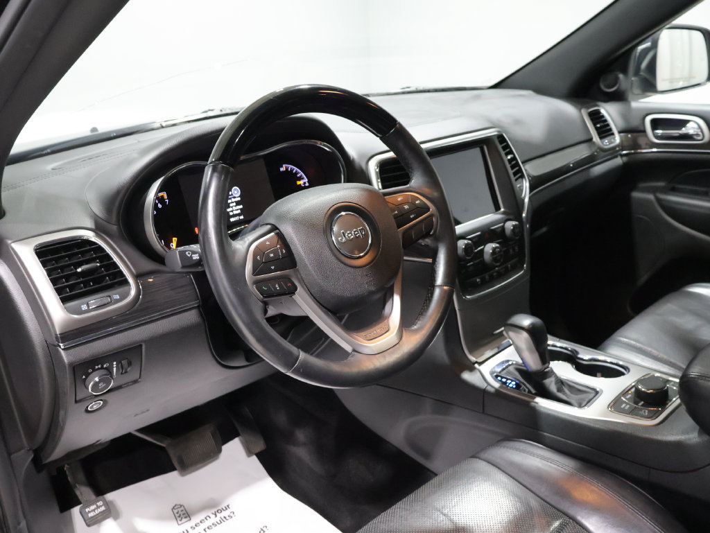 Used 2018 Jeep Grand Cherokee Overland AWD/4WD image 14