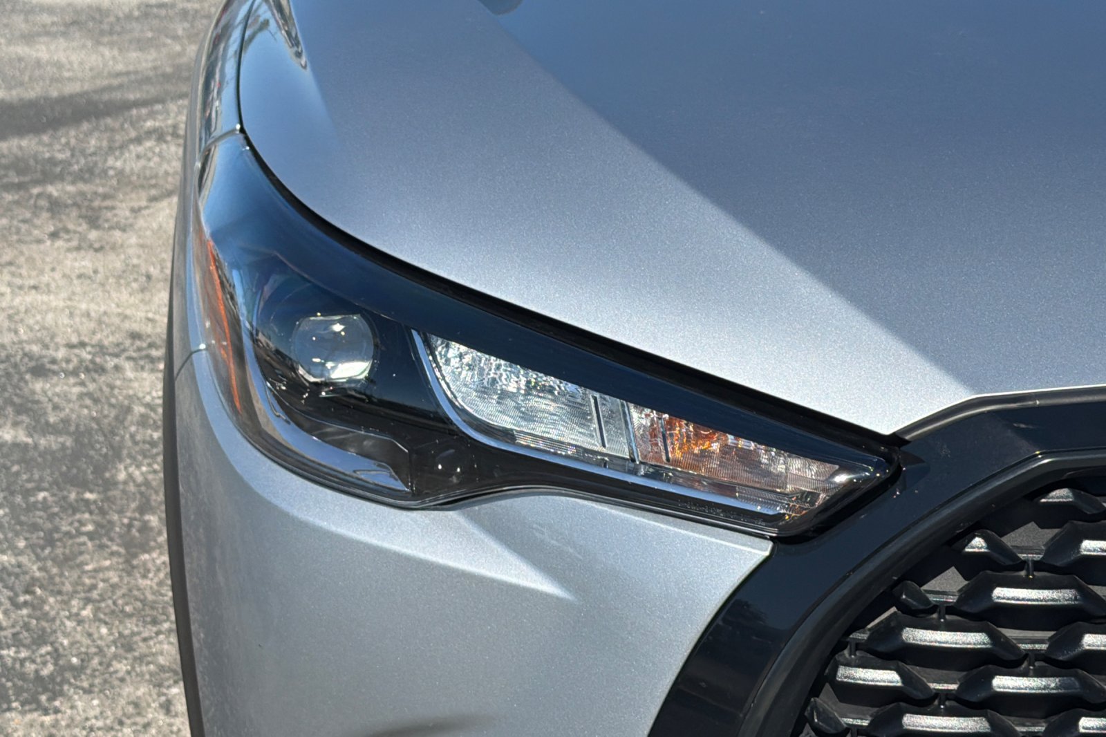 Used 2025 Toyota Corolla Cross L FWD image 37
