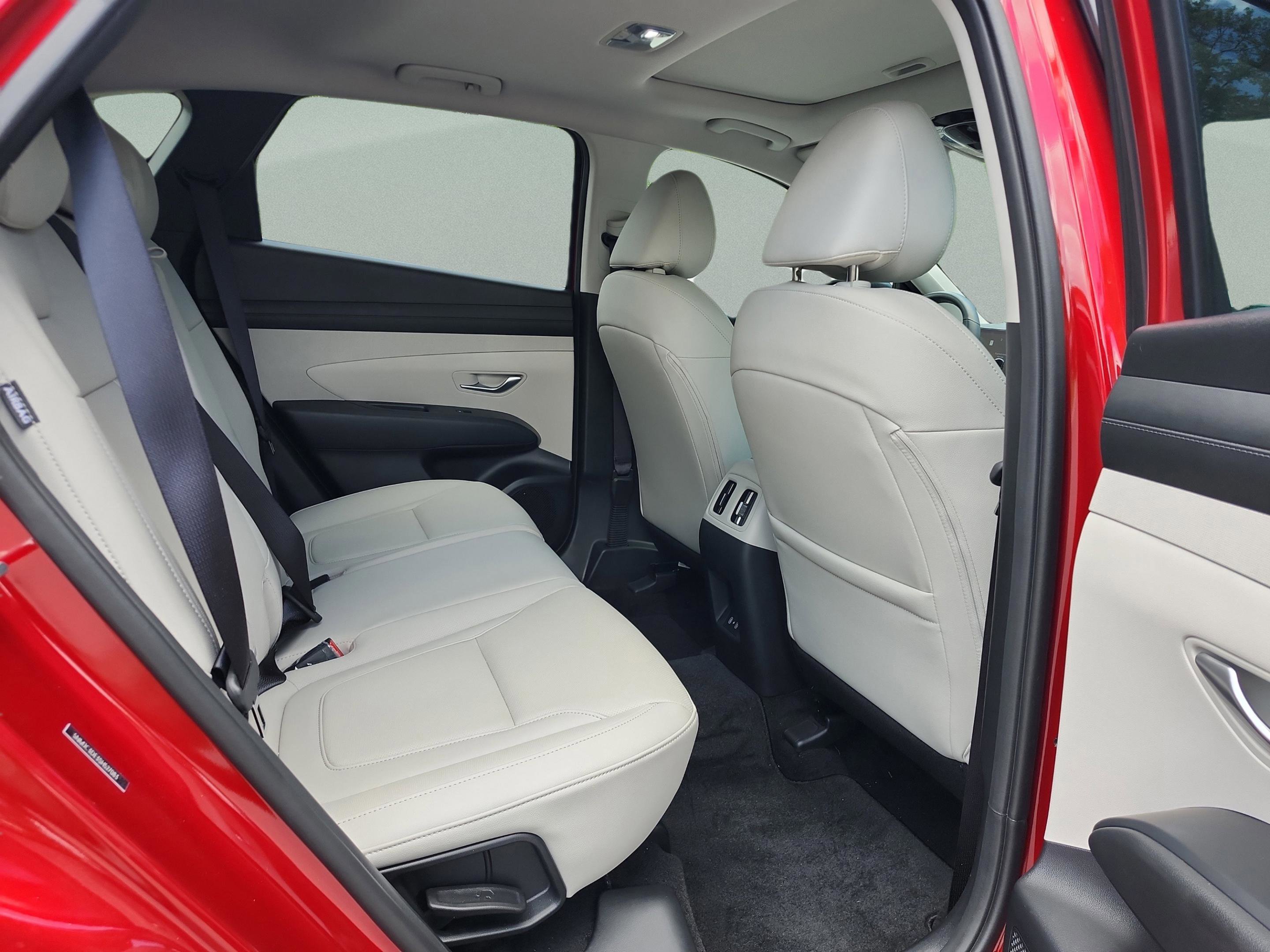 Used 2025 Hyundai Tucson SEL FWD image 18