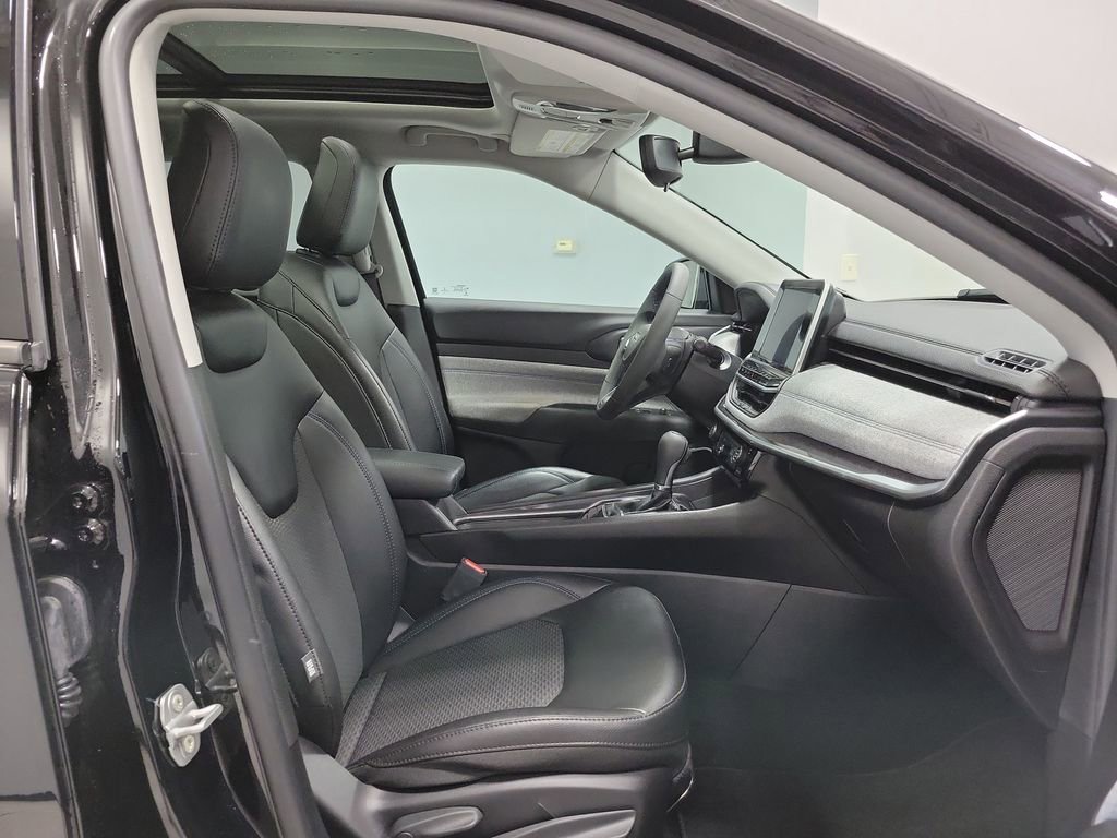 Certified 2022 Jeep Compass Latitude w/ Sun and Sound Group AWD/4WD image 21