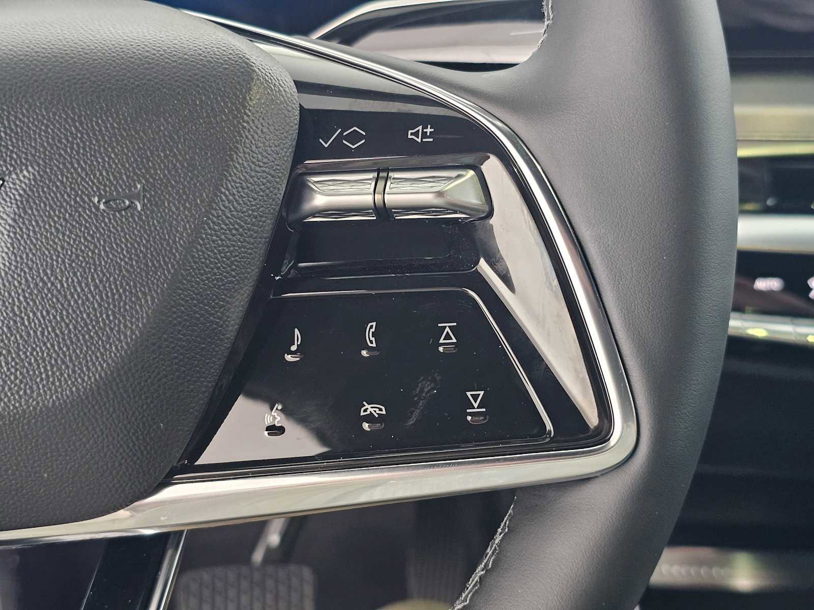 New 2026 Cadillac Lyriq Luxury w/ LPO, Floor Liner Package image 28