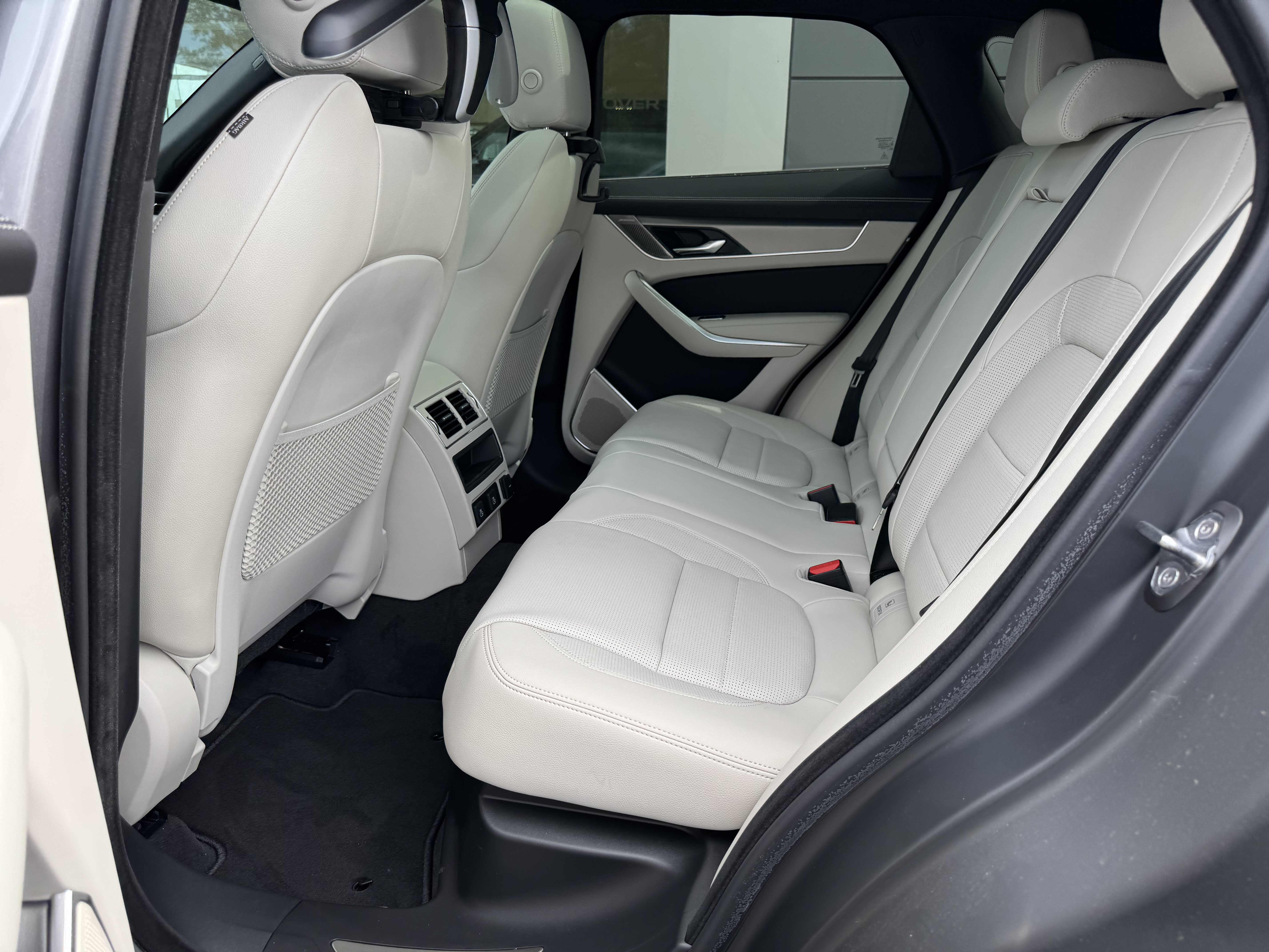 Used 2026 Jaguar F-PACE R-Dynamic S AWD/4WD image 12