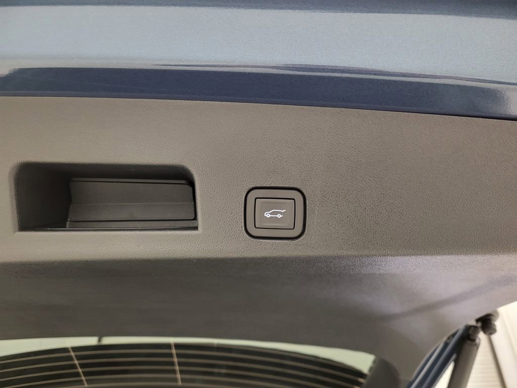 New 2026 Chevrolet Traverse LT w/ LPO, Floor Liner Package image 2