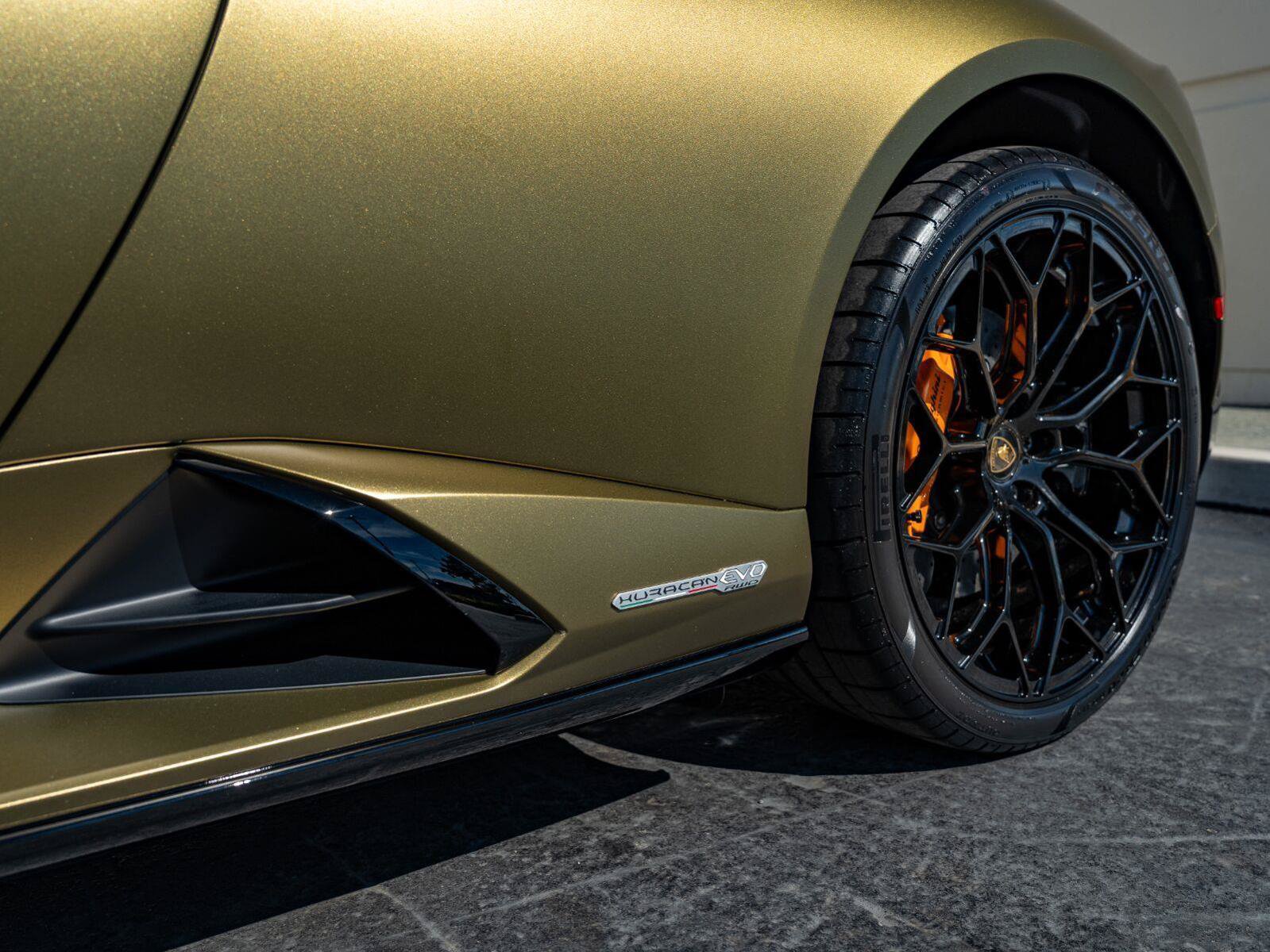 Used 2023 Lamborghini Huracan EVO RWD image 24