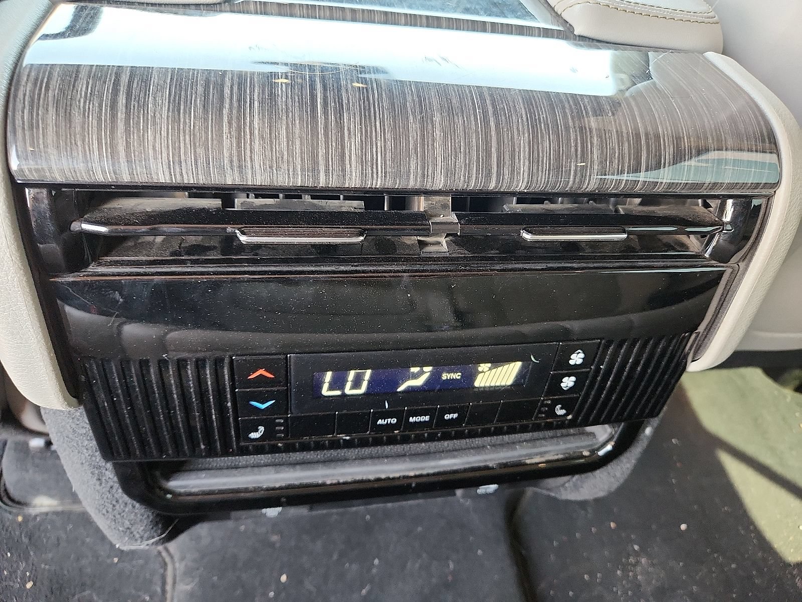 Used 2022 Jeep Wagoneer Series III AWD/4WD image 10