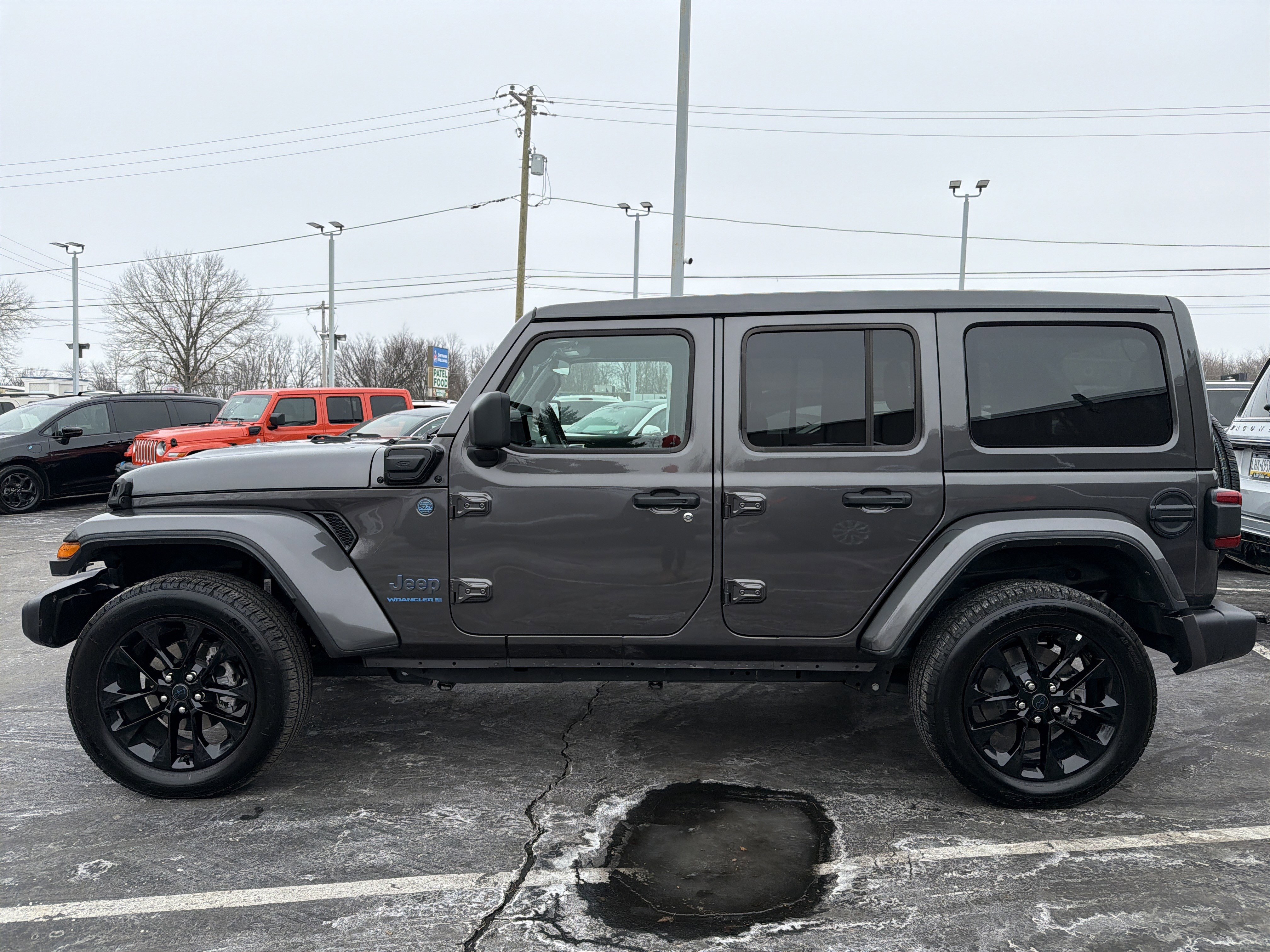 Certified 2025 Jeep Wrangler Sahara w/ Safety Group image 4