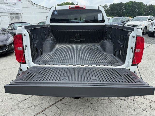 Used 2018 Chevrolet Colorado LT w/ Safety Package RWD image 8