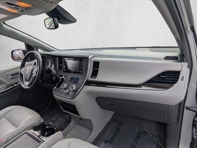 Used 2018 Toyota Sienna XLE image 23