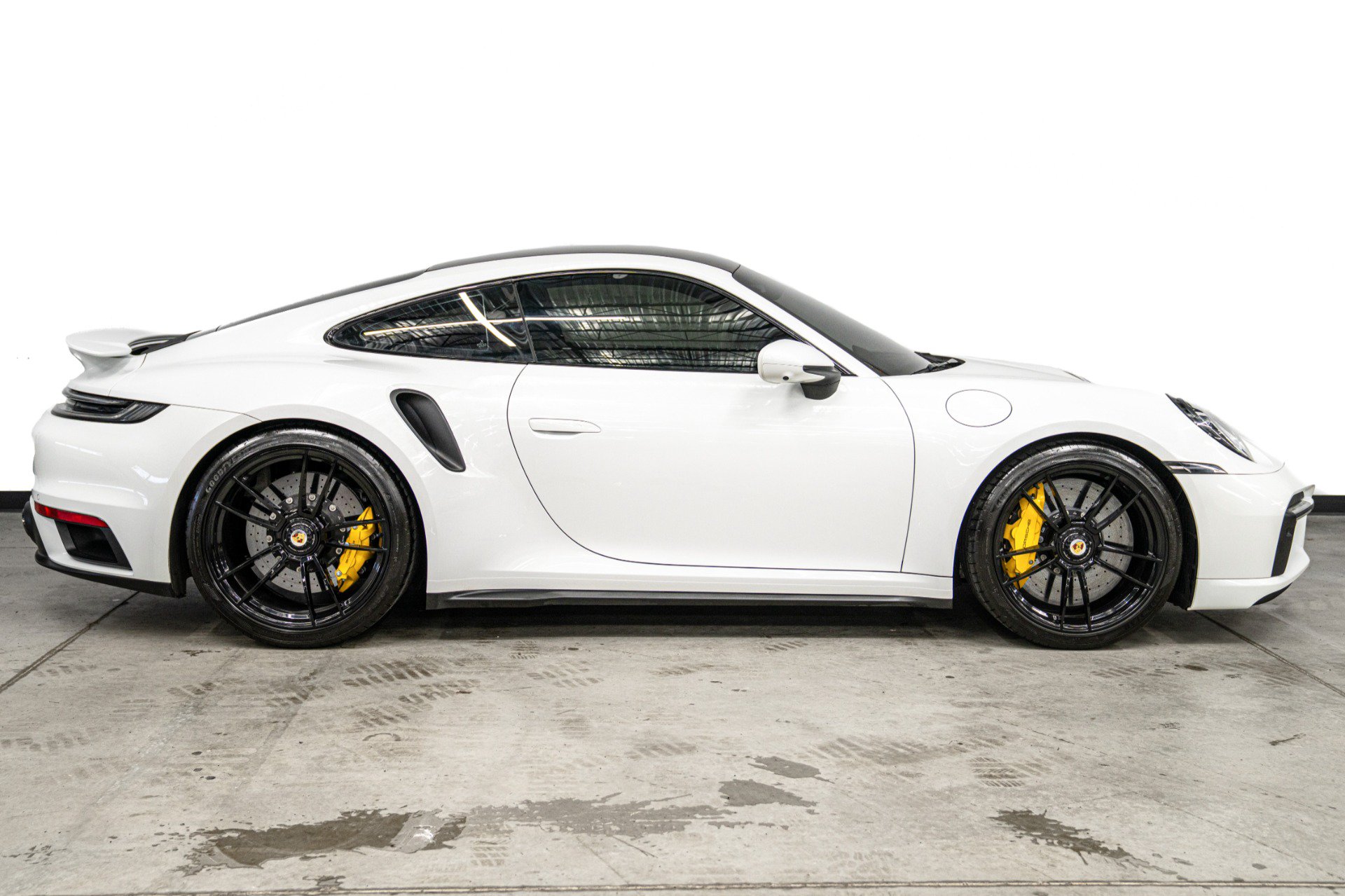Used 2022 Porsche 911 Turbo S AWD/4WD image 38