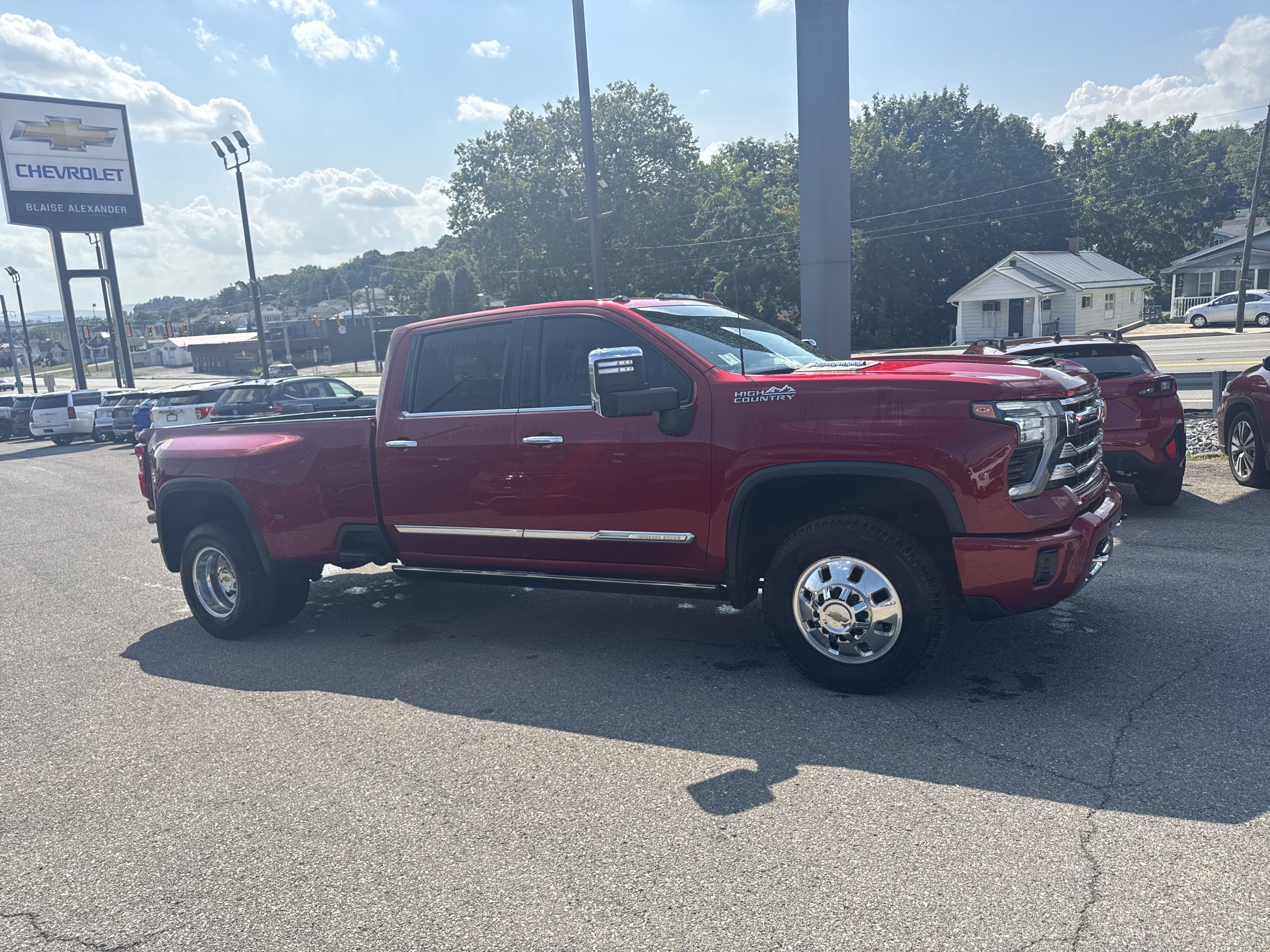Used 2024 Chevrolet Silverado 3500 High Country w/ High Country Premium Package video 2