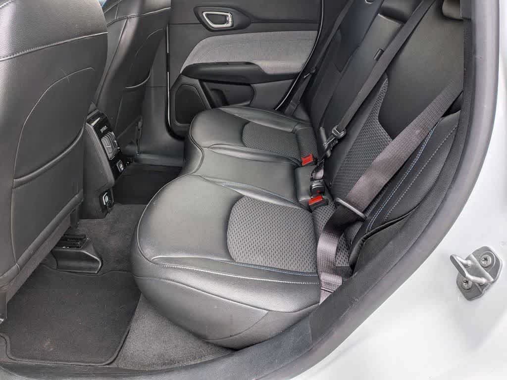 Certified 2025 Jeep Compass Latitude AWD/4WD image 18
