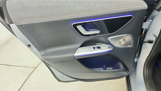 Used 2023 Mercedes-Benz EQE 500 4MATIC Sedan w/ Digital Light Package image 31