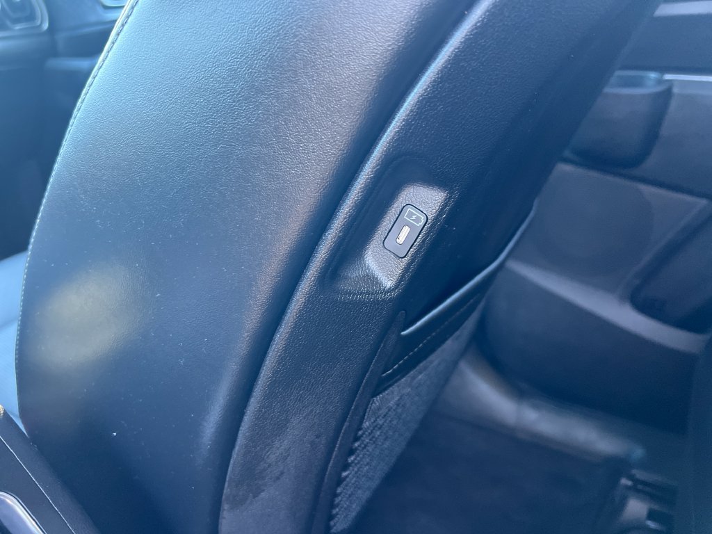 Certified 2025 Kia Sorento S AWD/4WD image 16