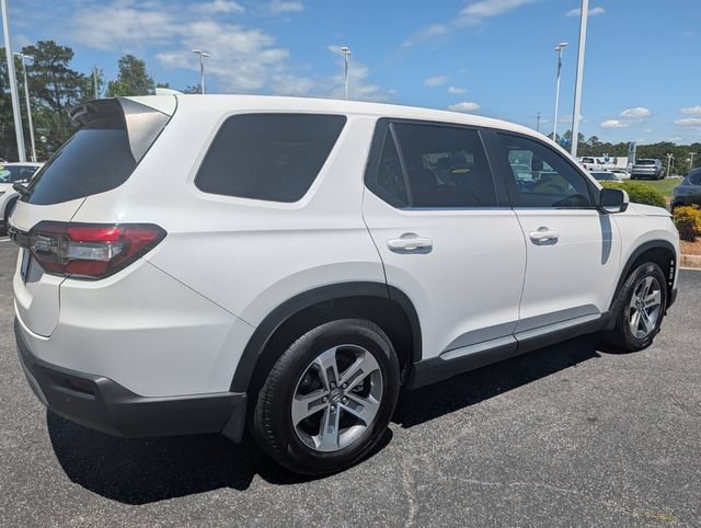Used 2025 Honda Pilot EX-L image 3