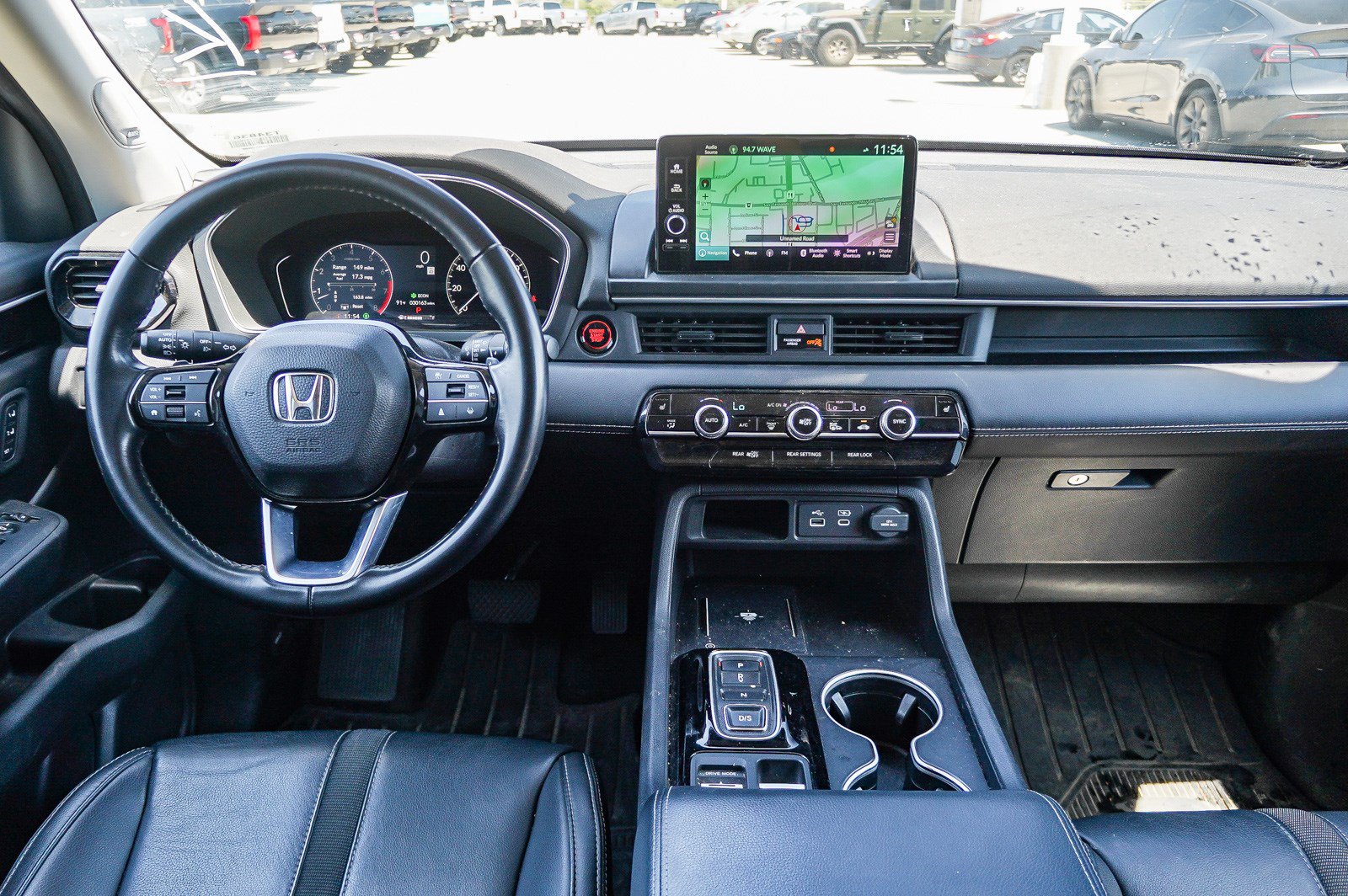 Used 2024 Honda Pilot Touring image 14