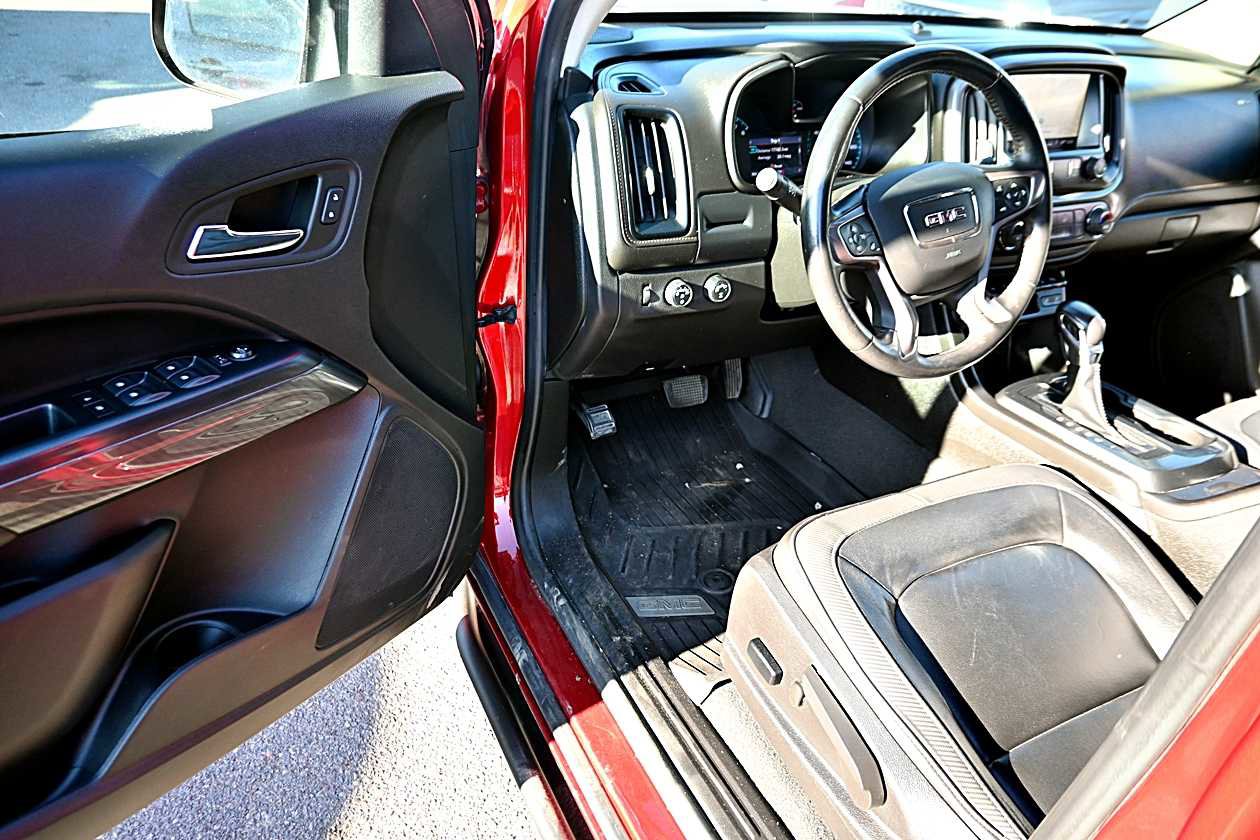 Used 2022 GMC Canyon AT4 image 20