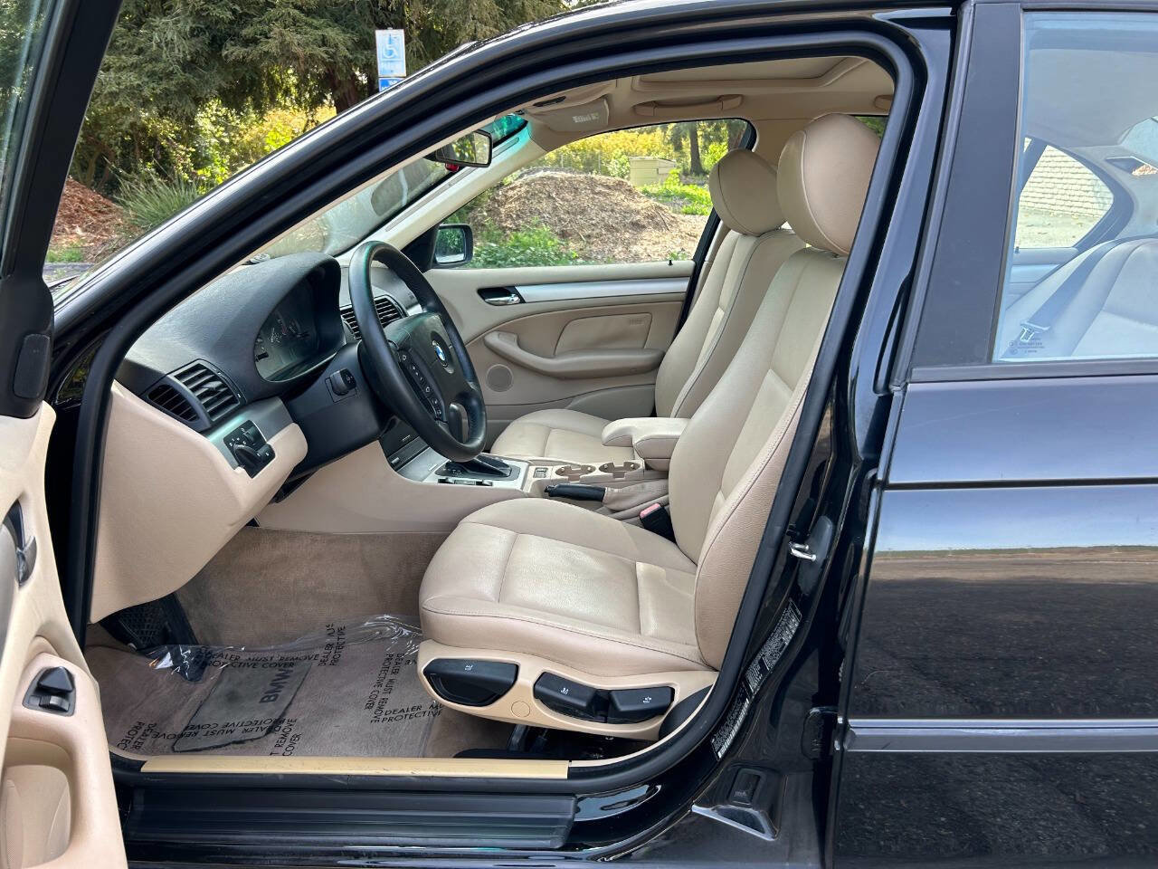 Used 2004 BMW 325i Sedan RWD image 26