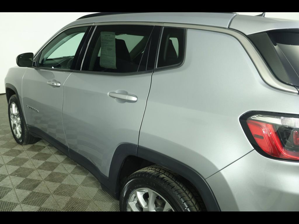 Used 2022 Jeep Compass Latitude image 15