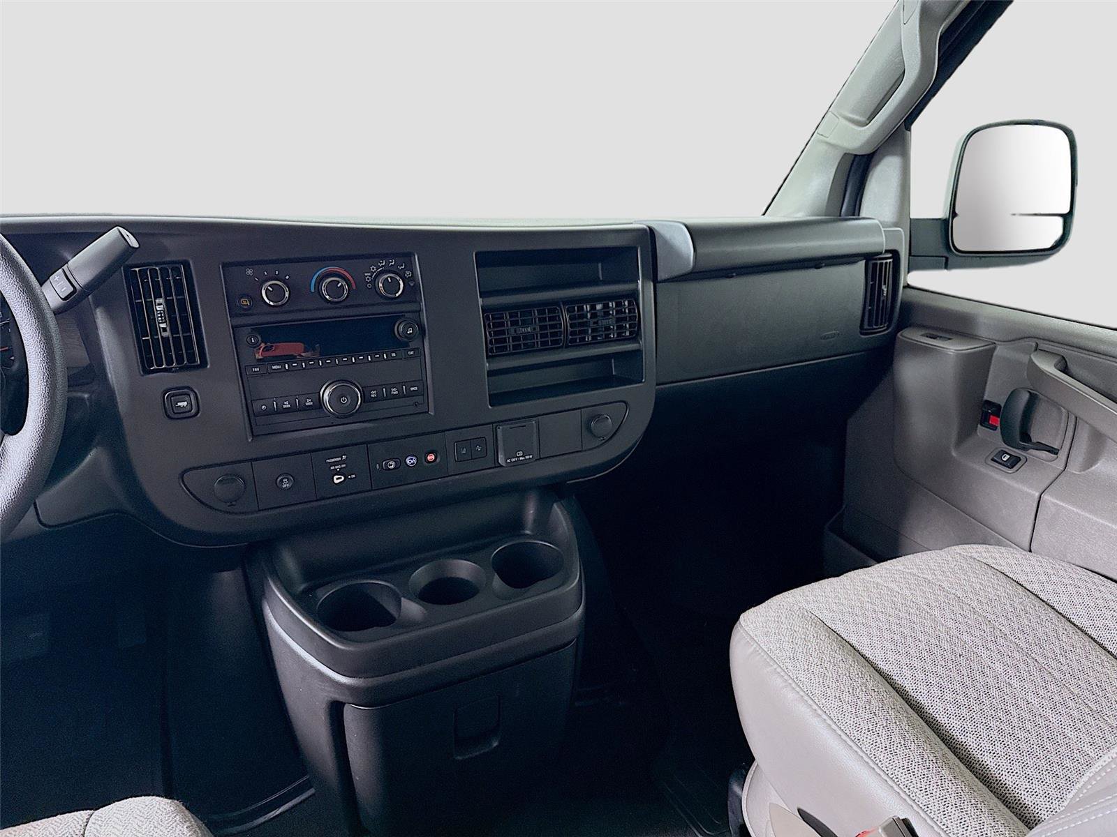 Used 2025 Chevrolet Express 3500 LT w/ LT Preferred Equipment Group image 14