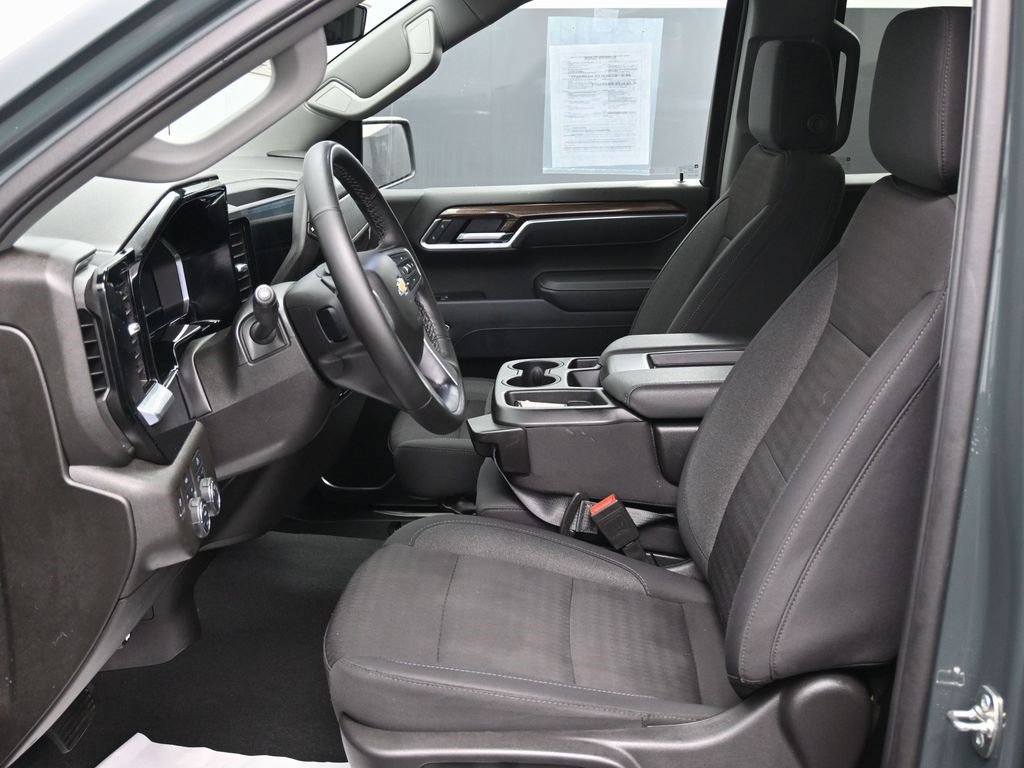 Used 2025 Chevrolet Silverado 1500 LT image 14