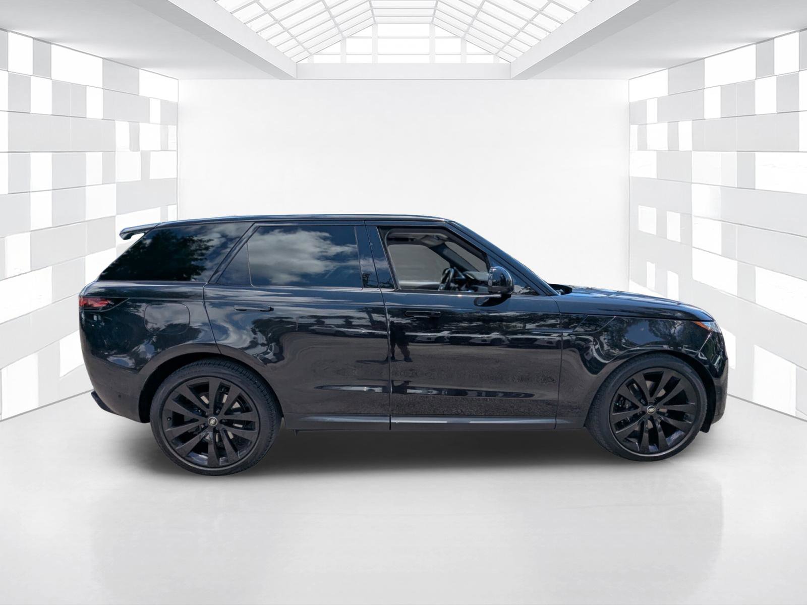 Used 2023 Land Rover Range Rover Sport SE AWD/4WD image 6