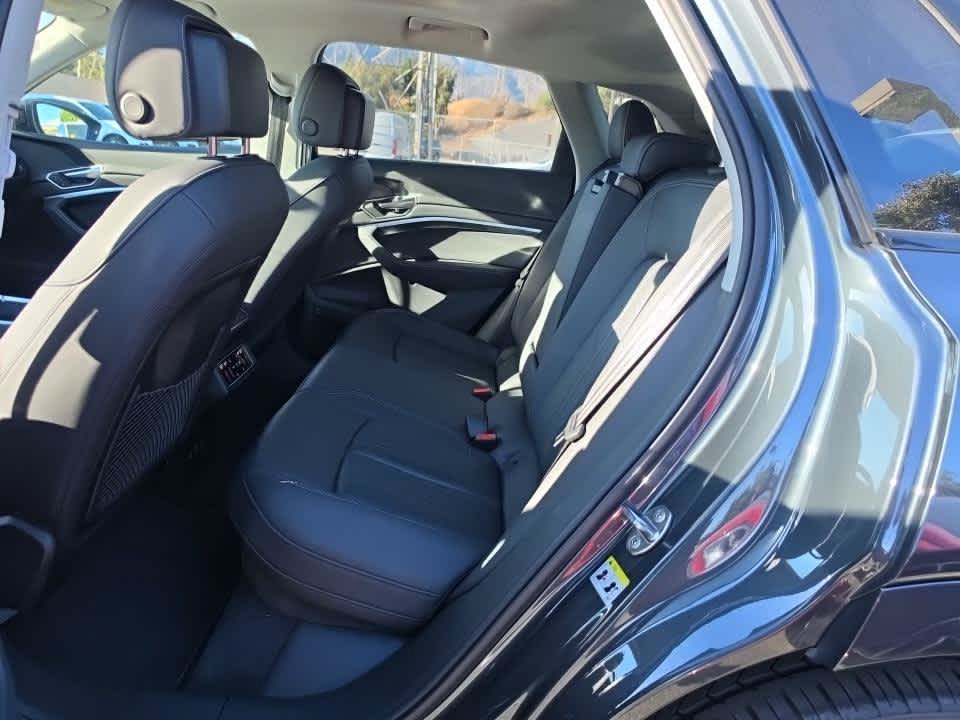 Used 2024 Audi Q8 e-tron Premium Plus w/ Premium Plus Package AWD/4WD image 18
