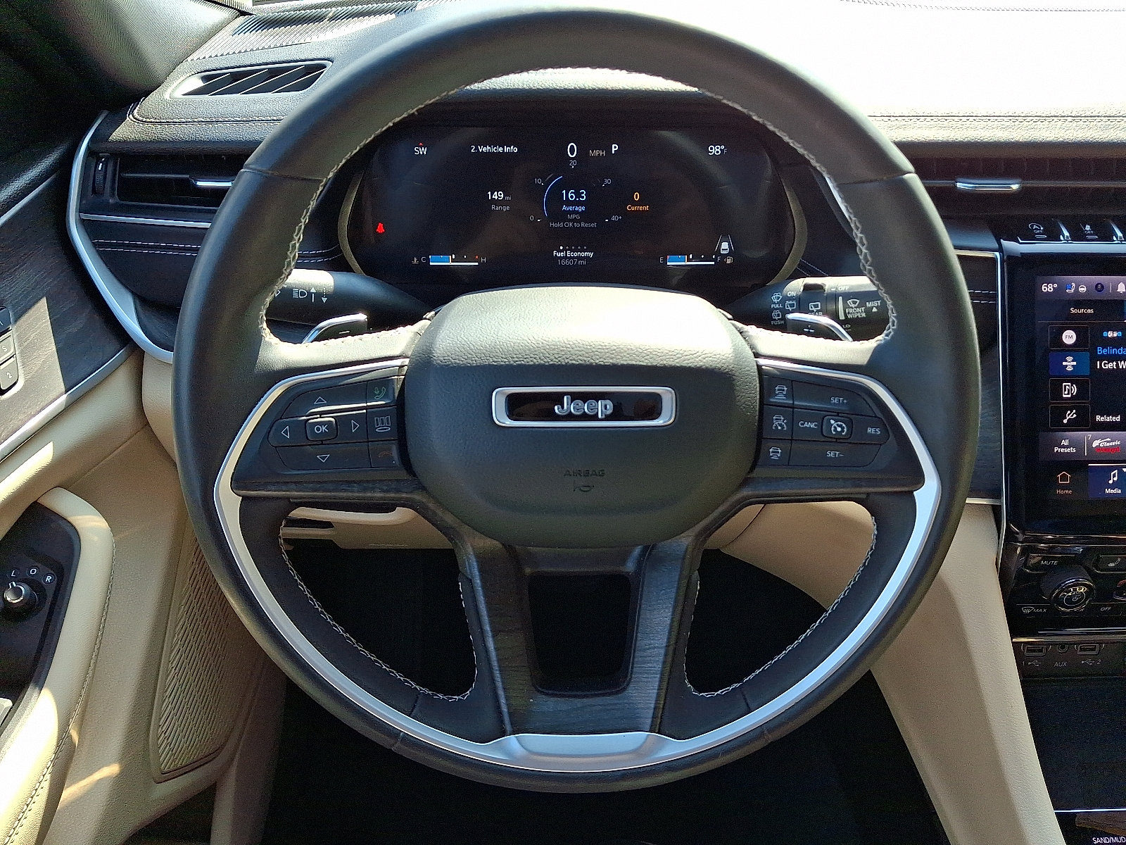 Used 2023 Jeep Grand Cherokee L Limited w/ Luxury Tech Group II AWD/4WD image 20
