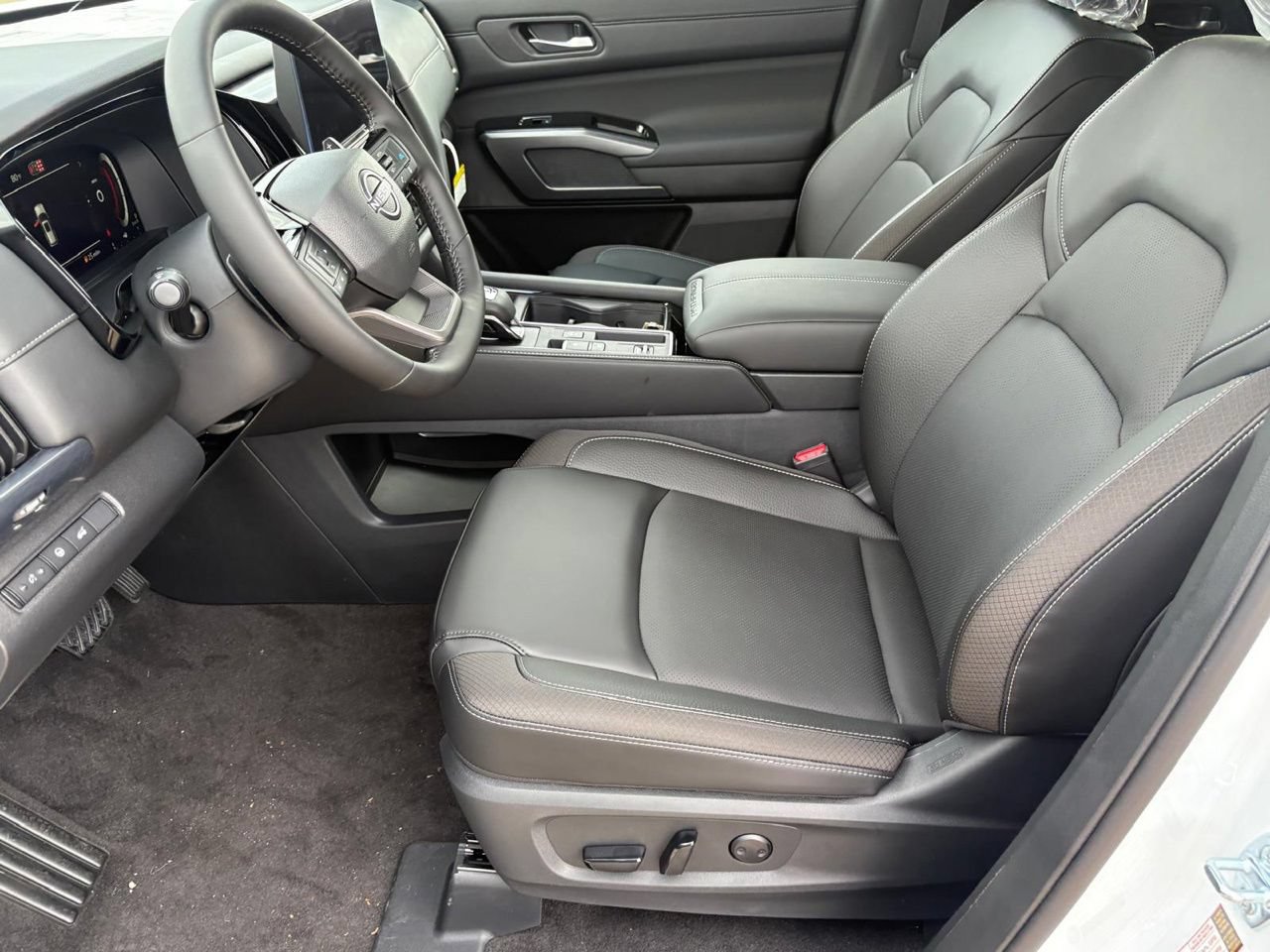 New 2026 Nissan Pathfinder SL FWD image 19