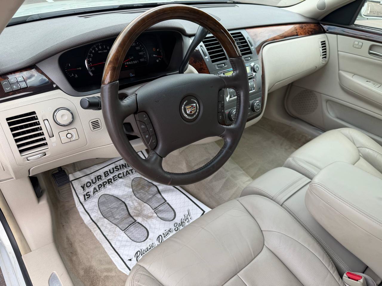Used 2009 Cadillac DTS FWD image 9