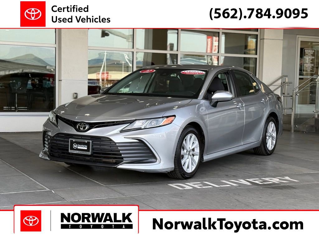 Certified 2022 Toyota Camry LE image 1