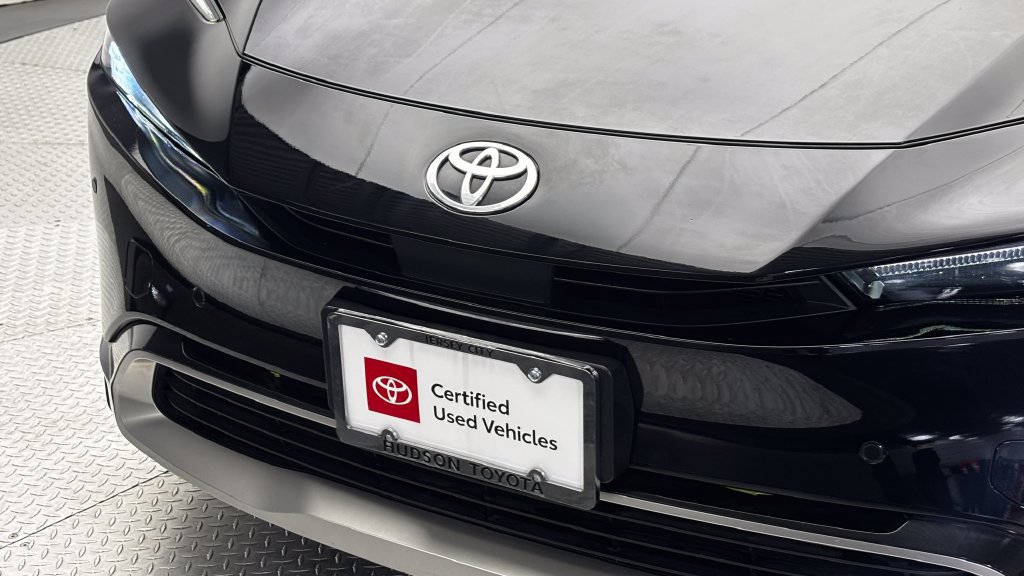 Certified 2023 Toyota Prius Prime FWD image 2