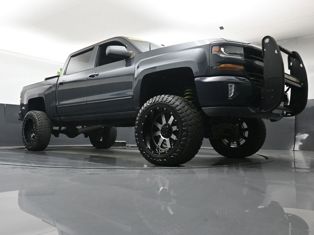 Used 2018 Chevrolet Silverado 1500 LT w/ All Star Edition AWD/4WD image 23