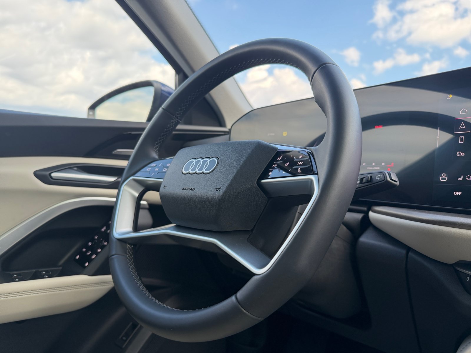 Used 2025 Audi Q5 Premium Plus w/ Premium Plus AWD/4WD image 19