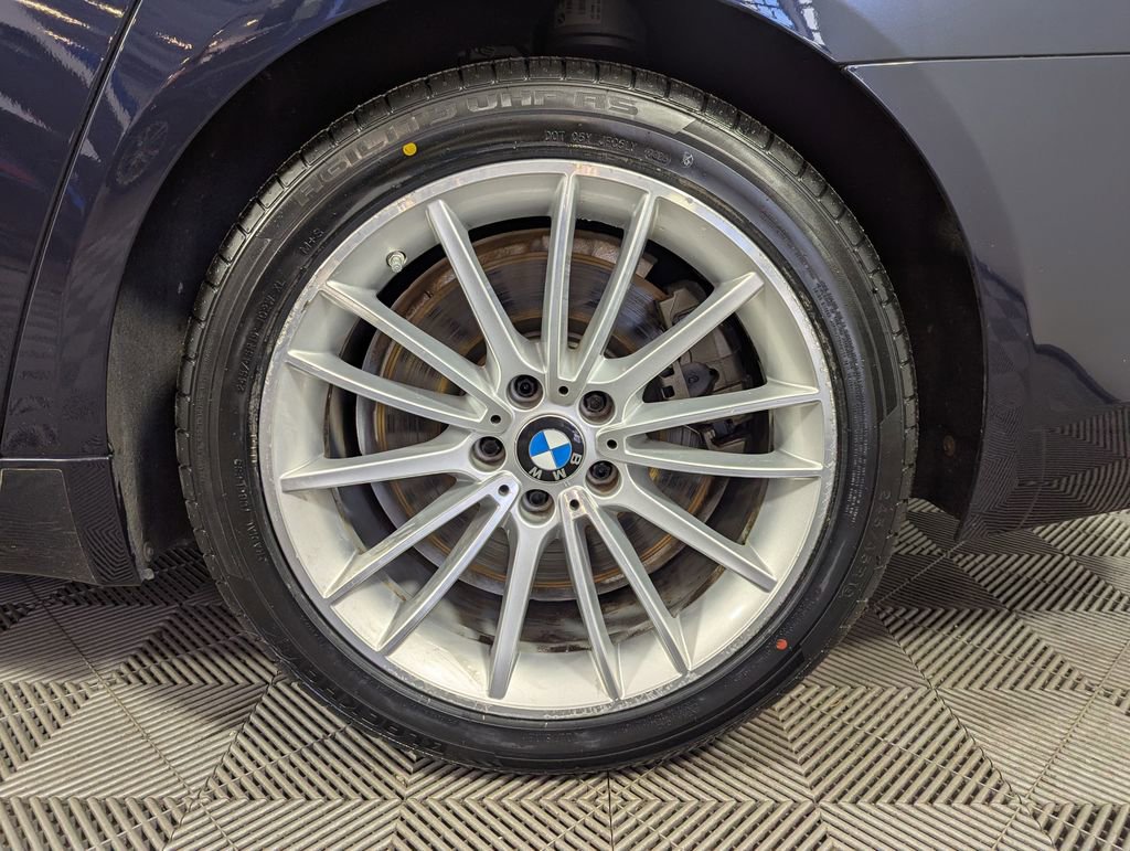 Used 2015 BMW 750Li RWD image 28