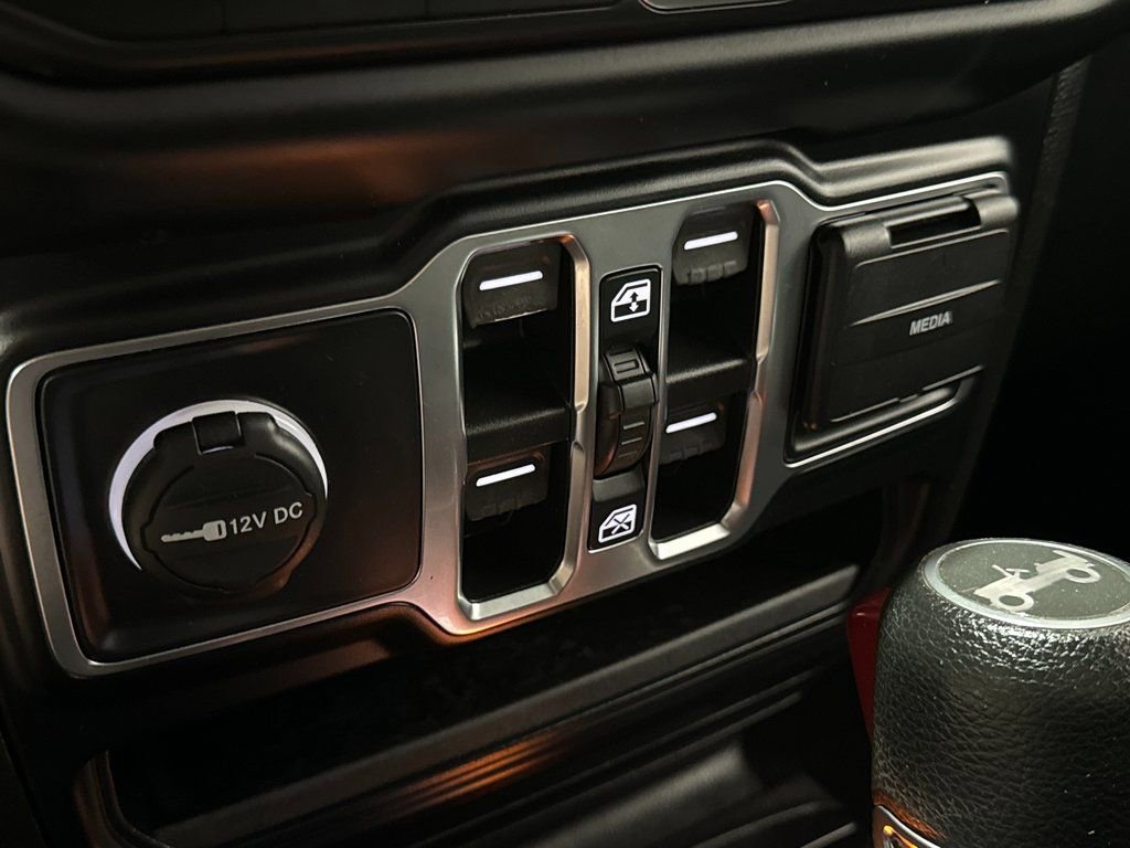 Used 2020 Jeep Wrangler Unlimited Sahara w/ Uconnect 4C Nav & Sound Group image 30