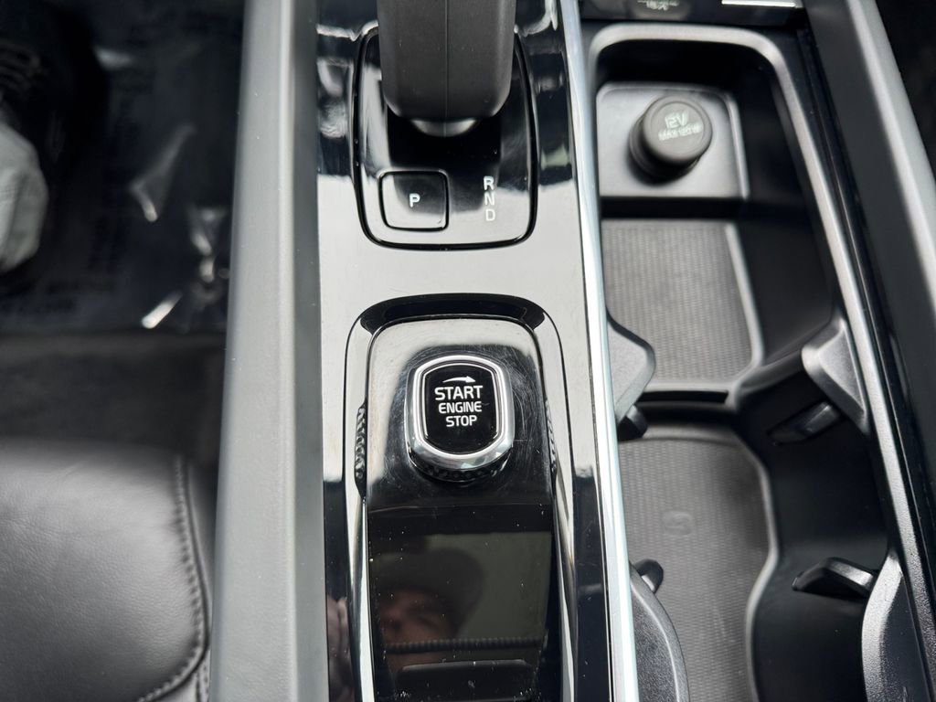 Certified 2023 Volvo XC60 B5 Core w/ Climate Package AWD/4WD image 17