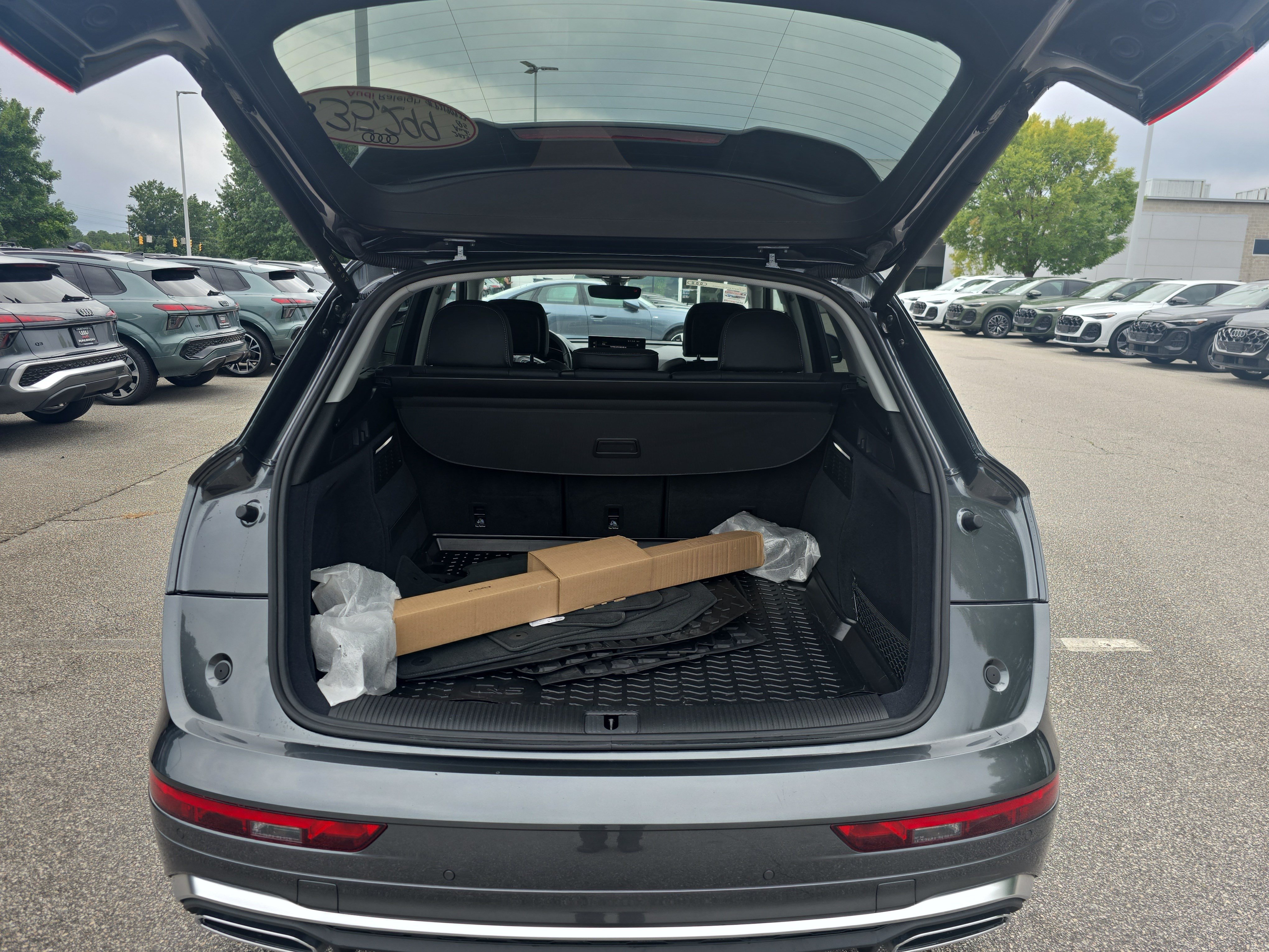 Used 2023 Audi Q5 2.0T Prestige w/ Prestige Package AWD/4WD image 12