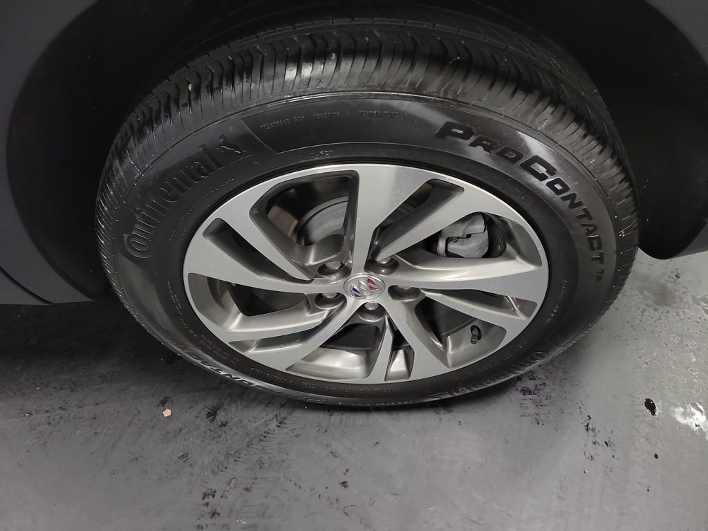 Used 2023 Buick Envision Essence FWD image 10