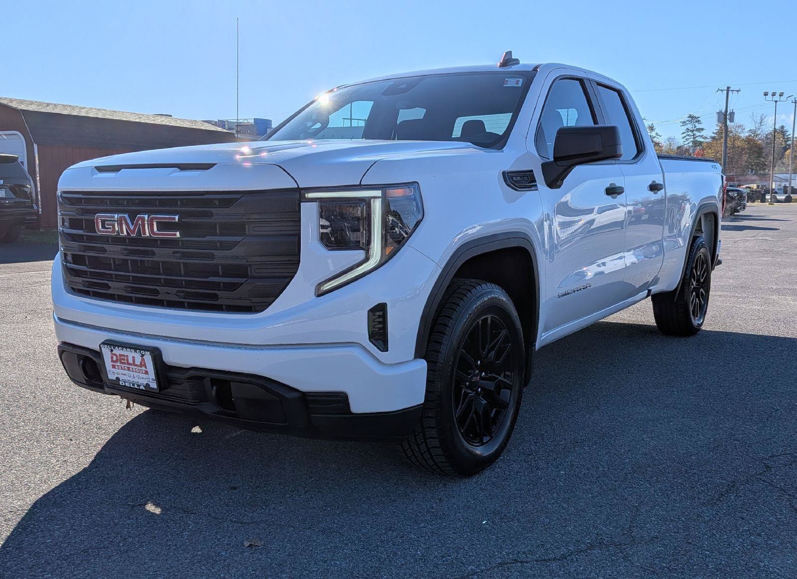 Used 2023 GMC Sierra 1500 Pro w/ Graphite Edition AWD/4WD image 4