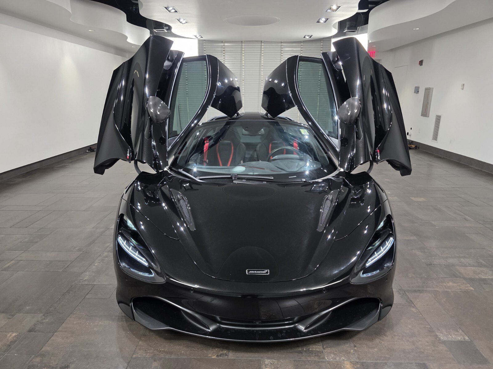 Used 2022 McLaren 720S Performance RWD image 20