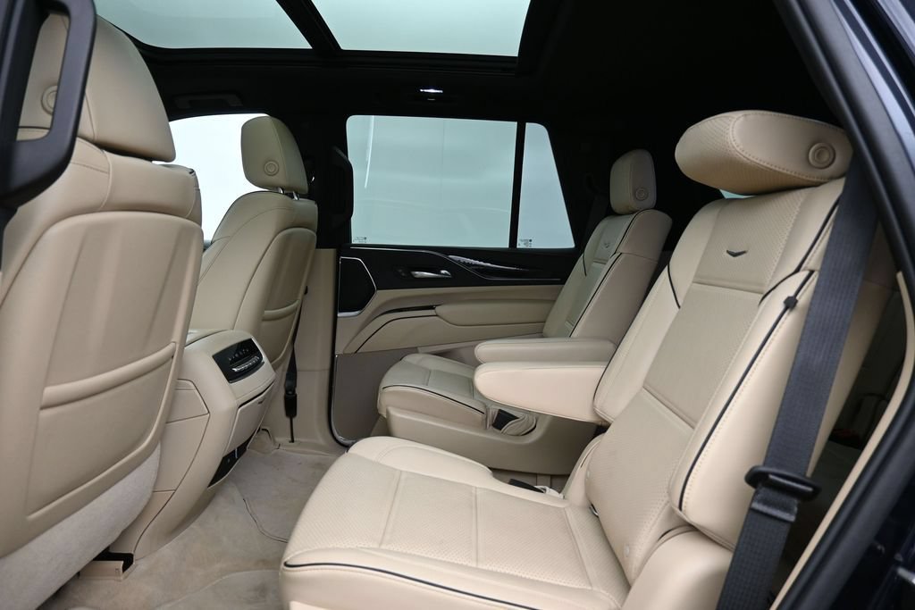Used 2021 Cadillac Escalade Premium Luxury w/ Driver Assist Tech Package AWD/4WD image 22