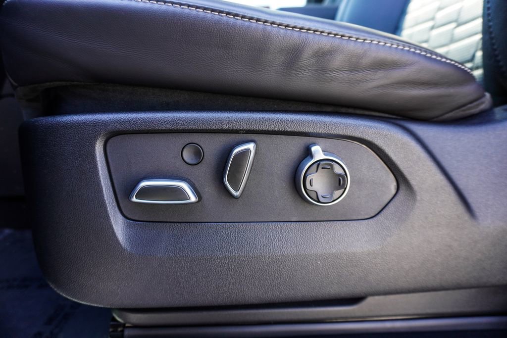 Used 2025 Cadillac Escalade V image 7