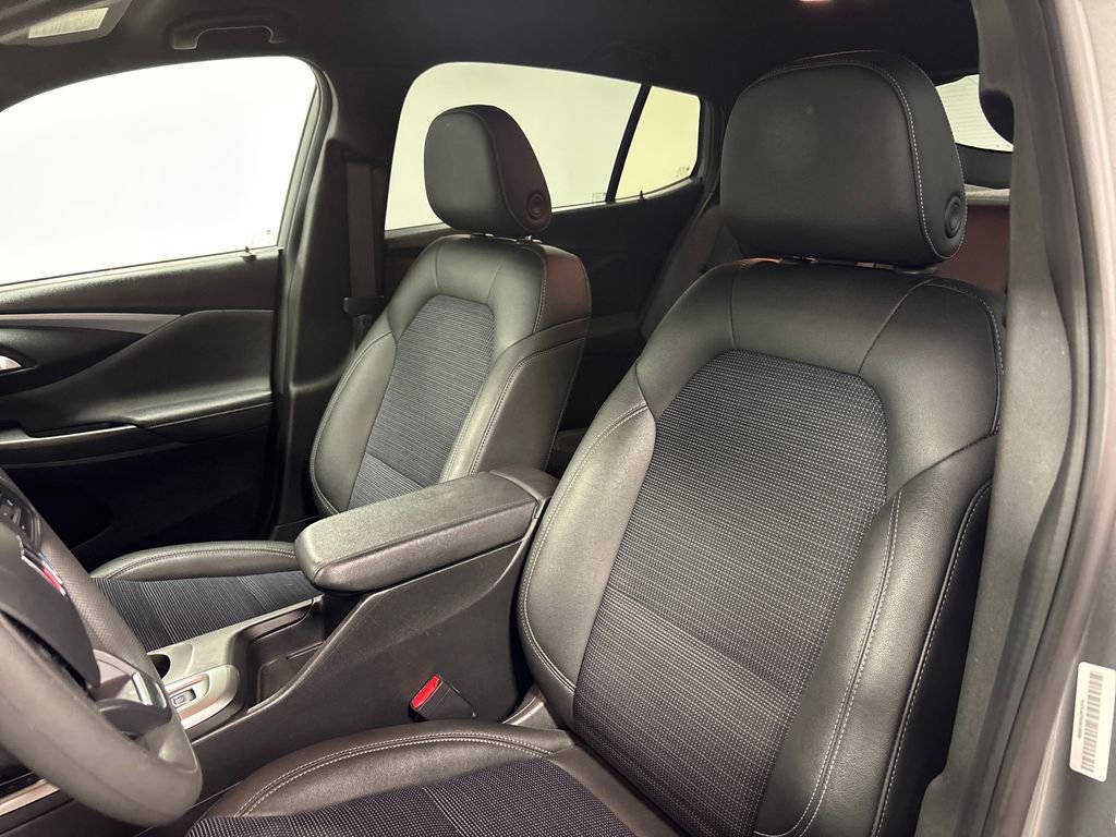 Used 2025 Buick Envista Preferred FWD image 24