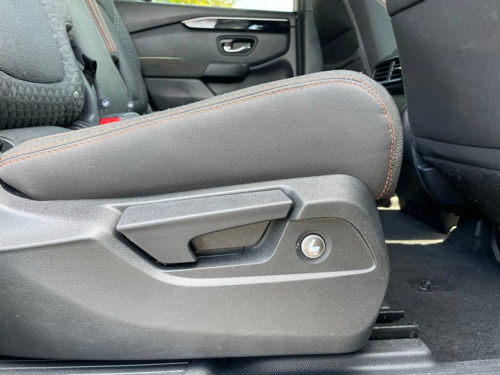 Certified 2025 Honda Pilot Sport image 30