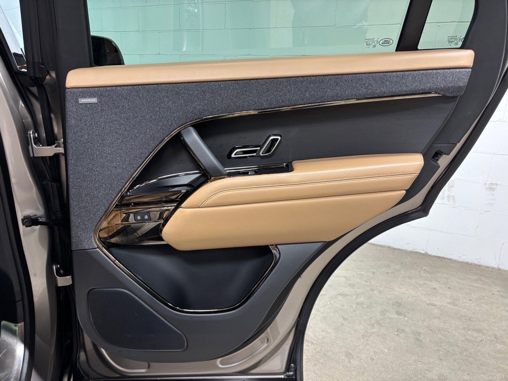 Used 2023 Land Rover Range Rover Sport SE image 39