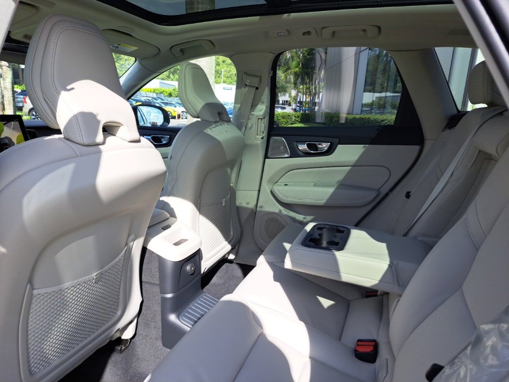 New 2026 Volvo XC60 T8 Ultra image 5