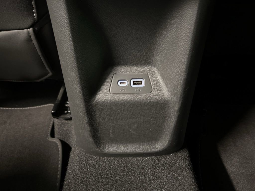 Used 2023 Buick Envision Essence AWD/4WD image 33