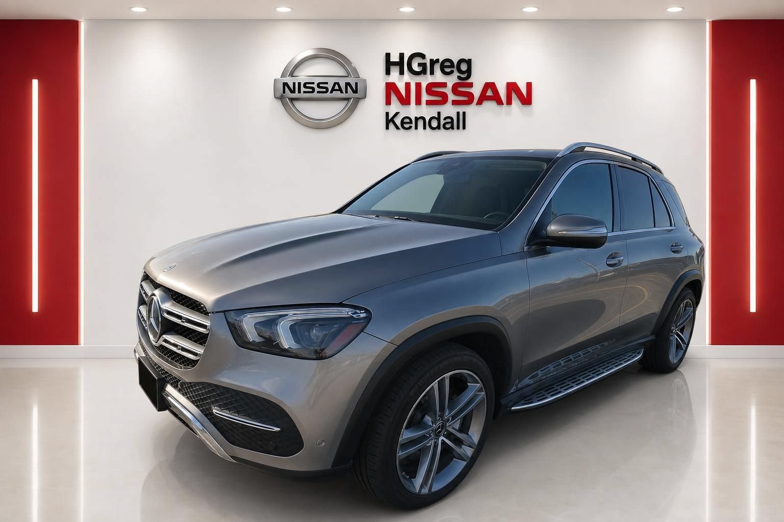Used 2021 Mercedes-Benz GLE 350 w/ Premium Package image 3