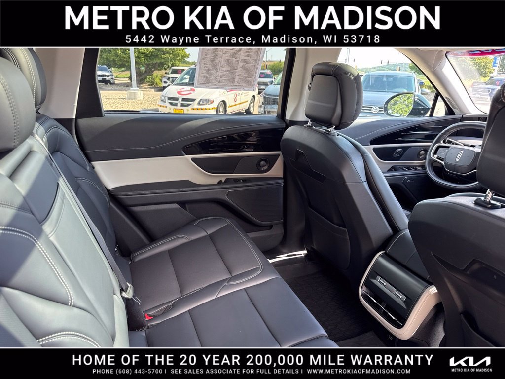 Used 2024 Lincoln Nautilus Premier w/ Equipment Group 102A AWD/4WD image 46
