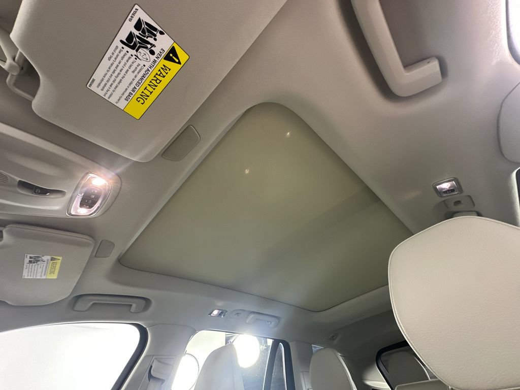 Used 2021 Volvo XC90 T5 Momentum w/ Climate Package FWD image 32